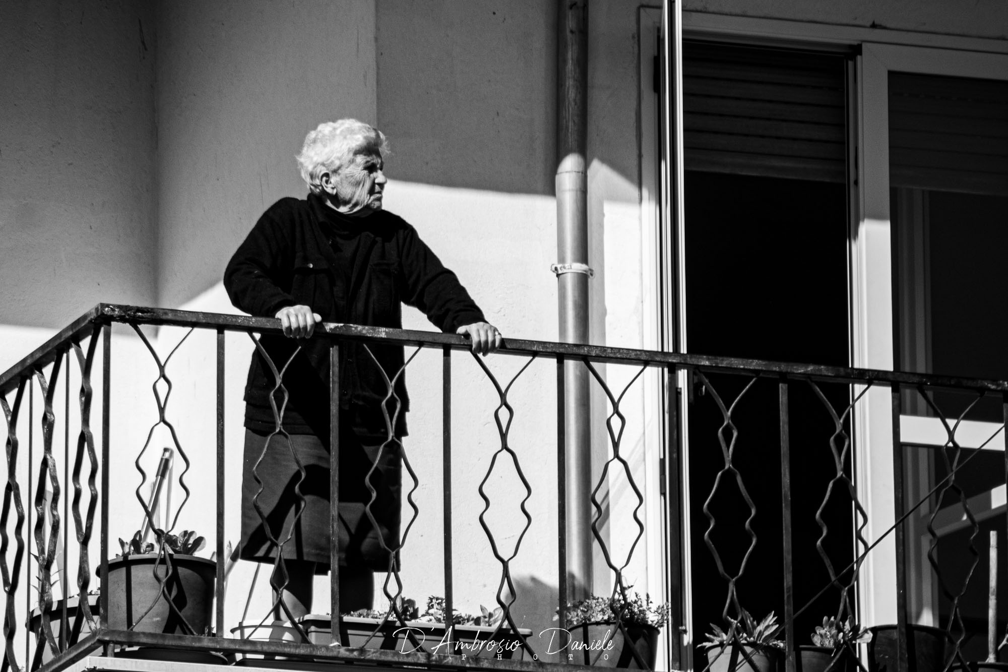 Signora in Balcone a Lama dei Peligni