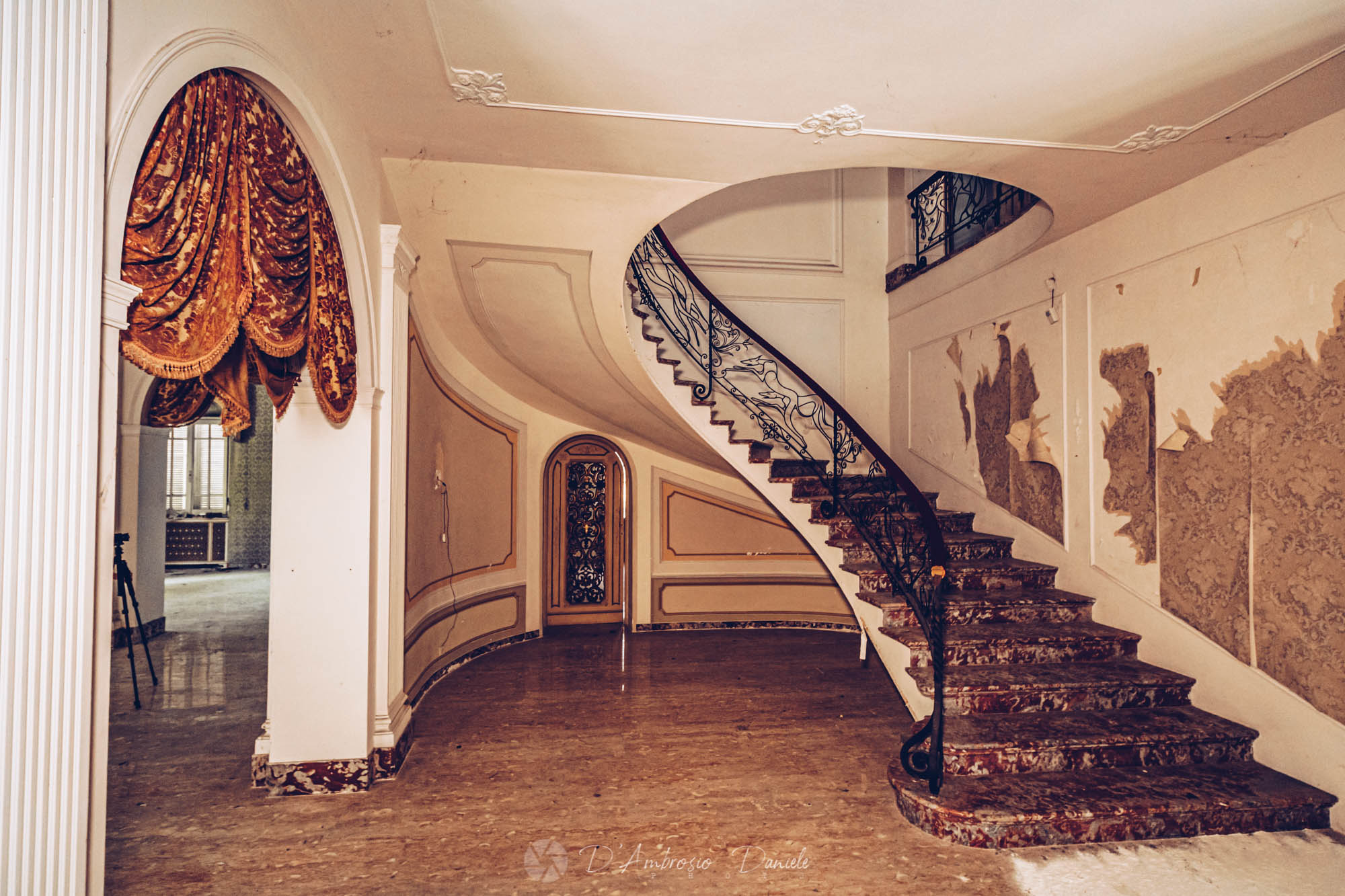 Villa dei Levrieri, Abbandonato