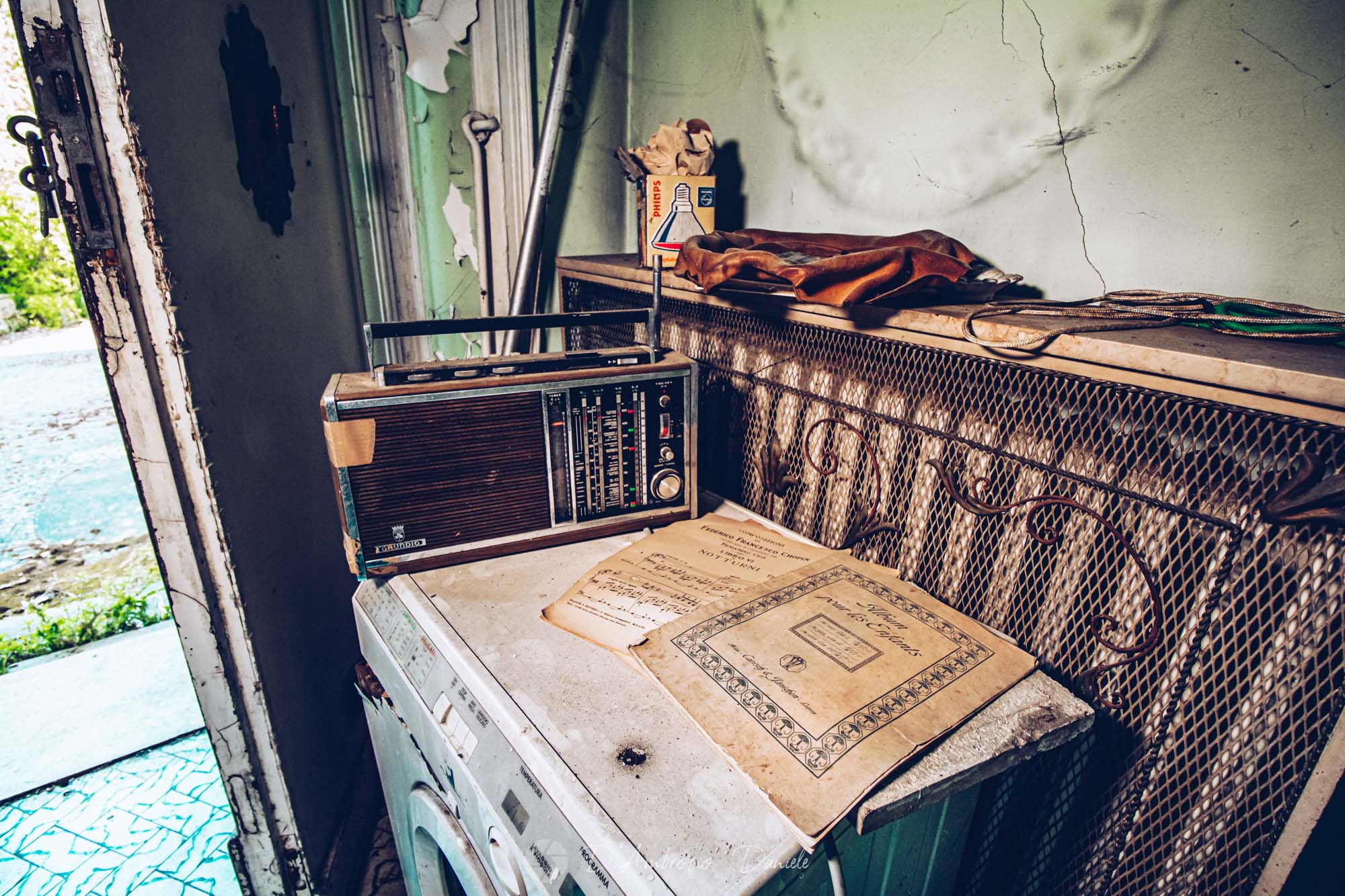Villa Nobiliare Abbandonata, Interni, UrbeX