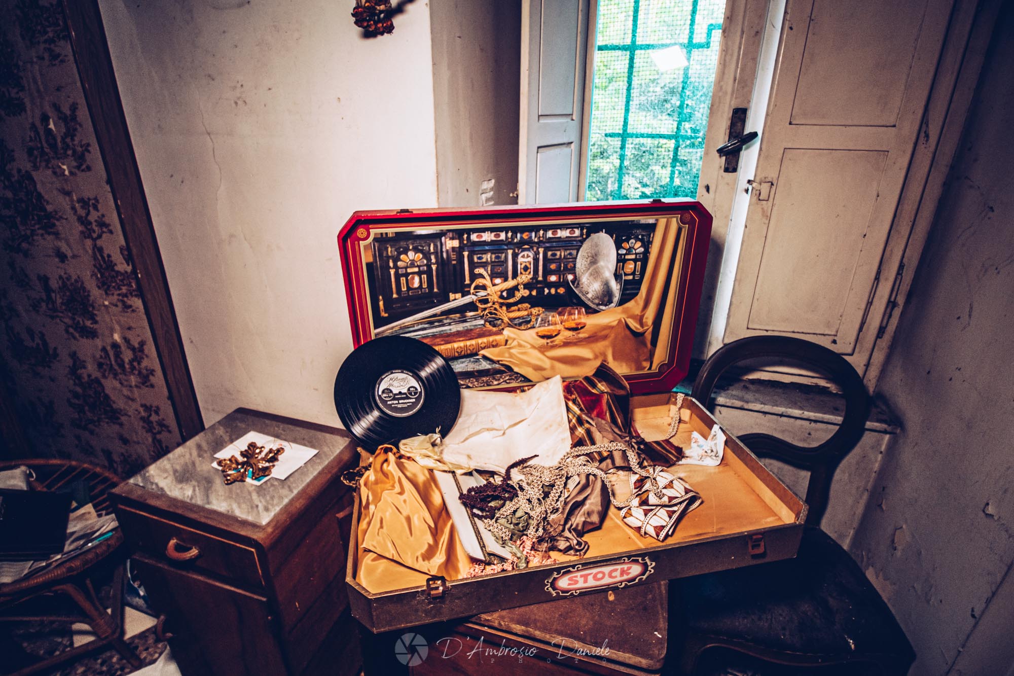 Villa Nobiliare Abbandonata, Interni, UrbeX