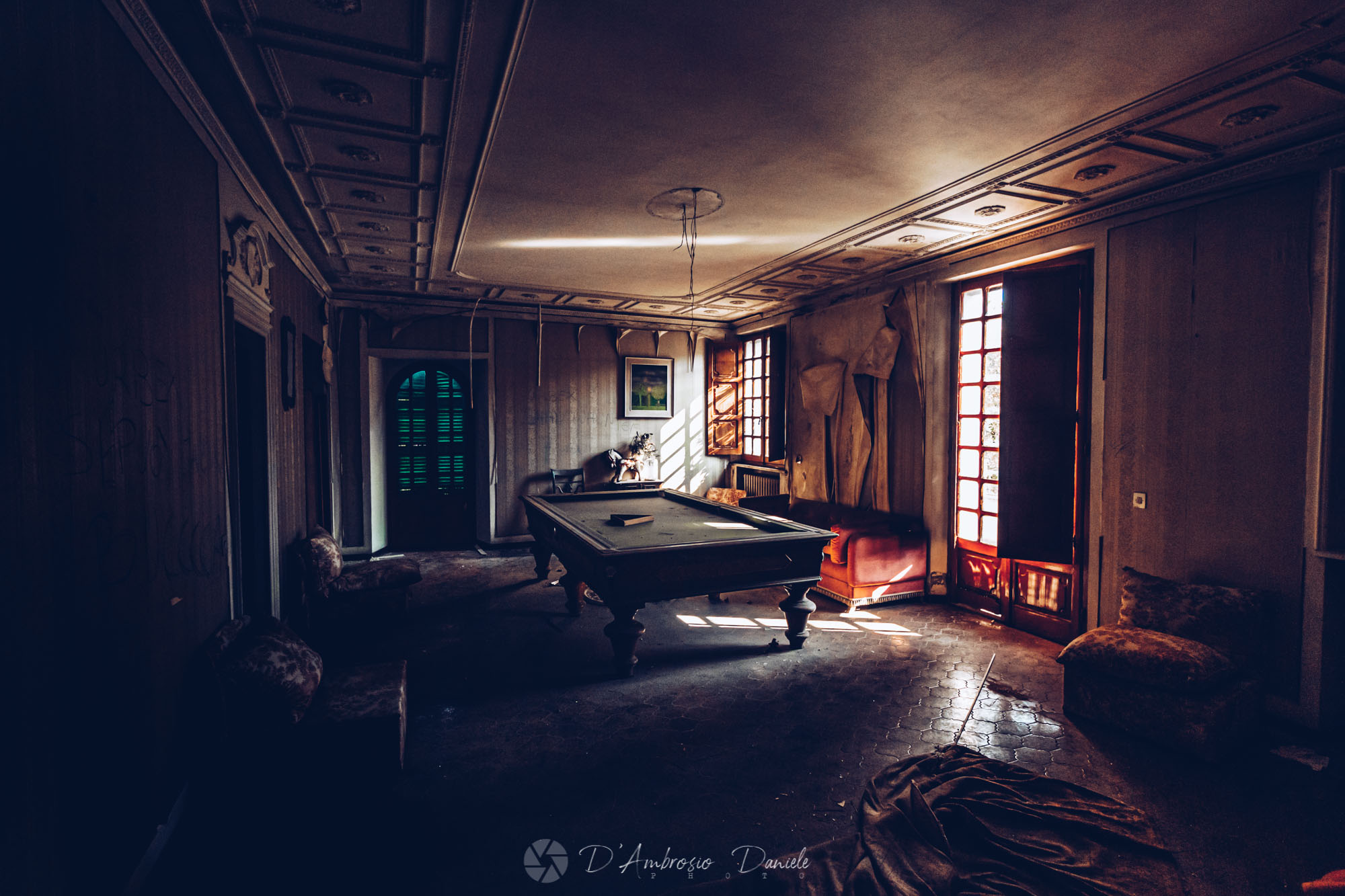 Villa Nobiliare Abbandonata, Interni, UrbeX