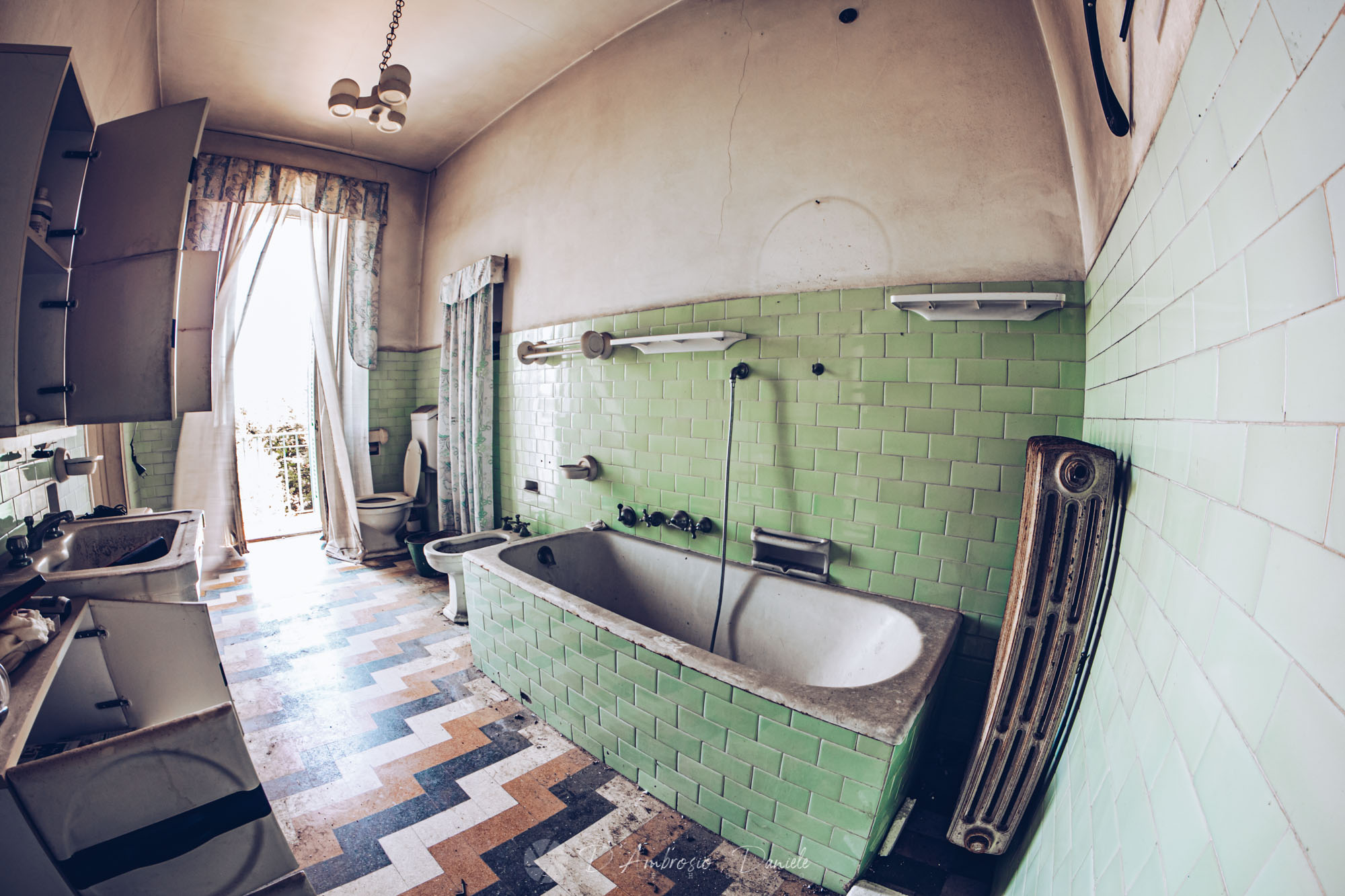 Villa Nobiliare Abbandonata, Interni, UrbeX