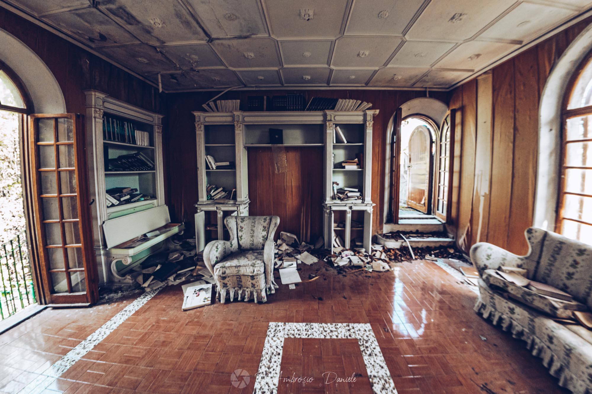Villa Nobiliare Abbandonata, Interni, UrbeX