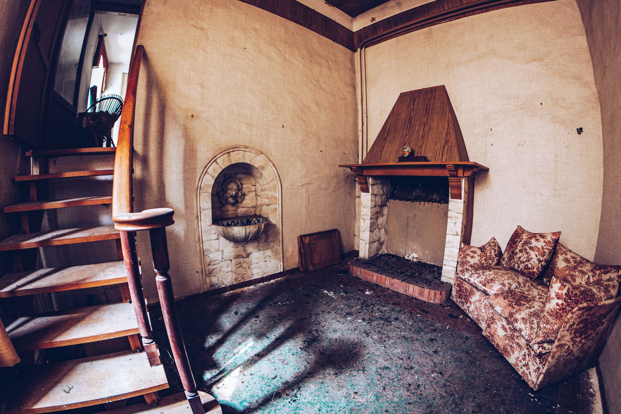 Villa Nobiliare Abbandonata, Interni, UrbeX