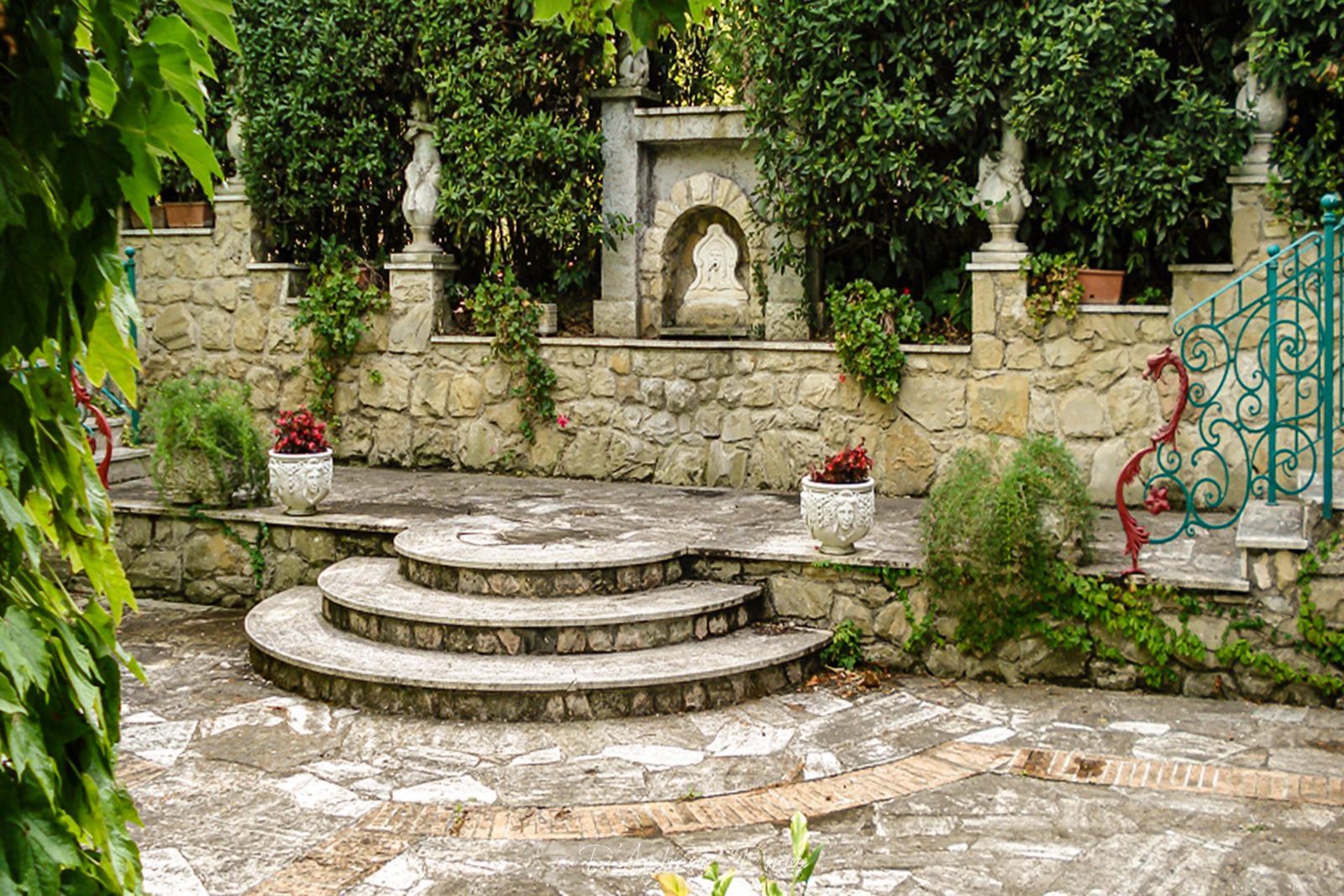 Villa Nobiliare 1980, Giardino, UrbeX