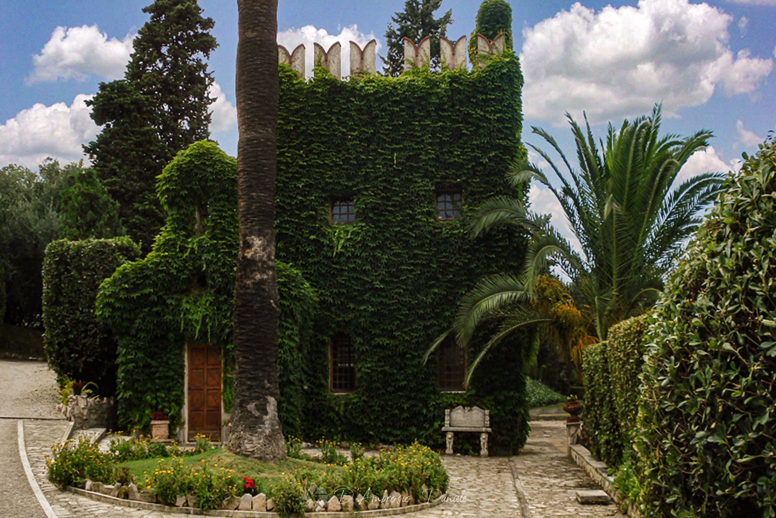Villa Nobiliare 1980, Giardino, UrbeX