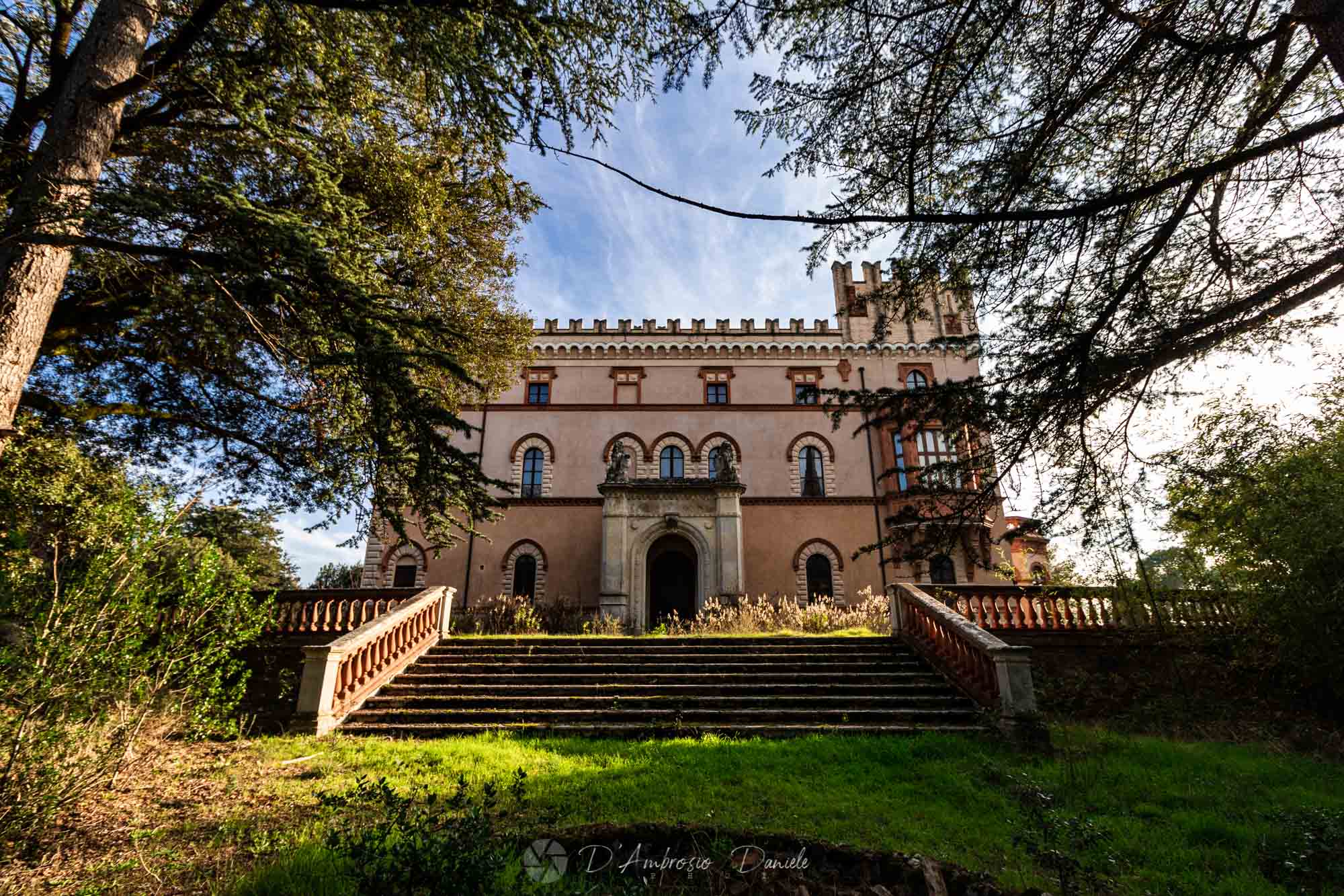 Castello Gallenga Stuart, Abbandonato