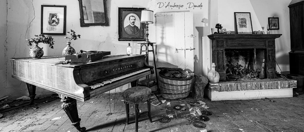 Biografia, Fotografia Urbex Villa